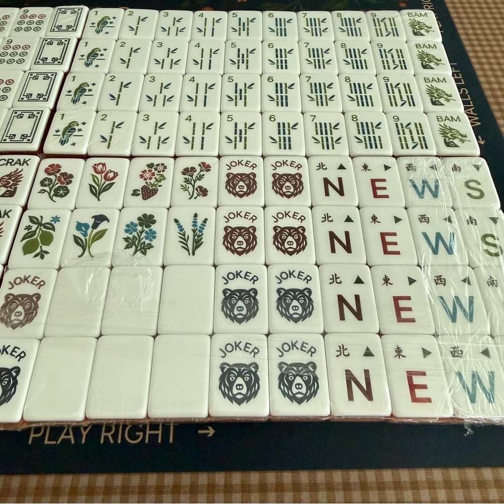NEW American mahjong tile set, navy blue, bears at jokers - Picture 3 of 12
